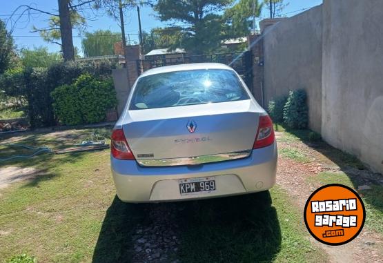 Autos - Renault Simbol 2011 Nafta 102000Km - En Venta
