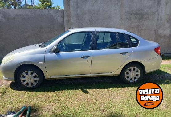 Autos - Renault Simbol 2011 Nafta 102000Km - En Venta