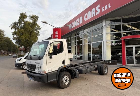 Camiones y Gr�as - Mercedes Benz Accelo 815 - En Venta