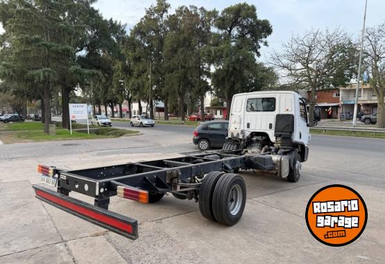 Camiones y Gr�as - Mercedes Benz Accelo 815 - En Venta