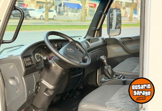 Camiones y Gr�as - Mercedes Benz Accelo 815 - En Venta