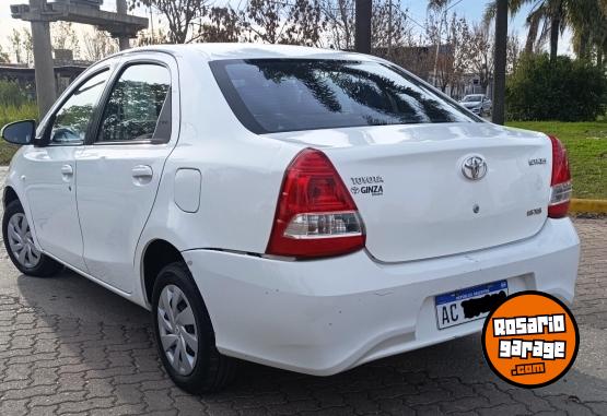 Autos - Toyota Etios XS 2018 Nafta 110000Km - En Venta