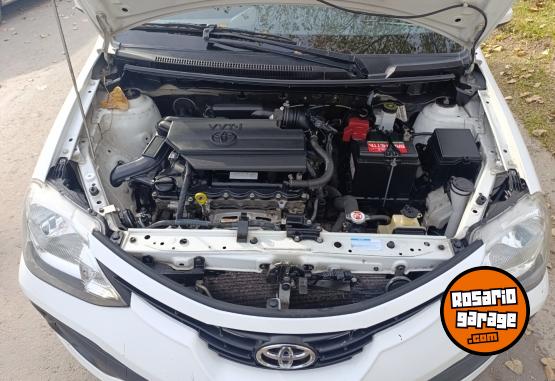 Autos - Toyota Etios XS 2018 Nafta 110000Km - En Venta
