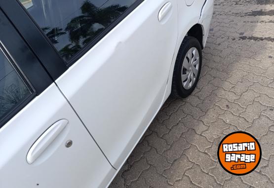 Autos - Toyota Etios XS 2018 Nafta 110000Km - En Venta