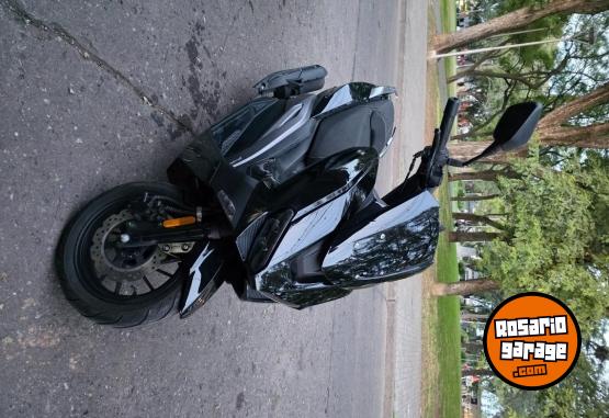 Motos - Zanella Cruiser X1 2023 Nafta 3300Km - En Venta