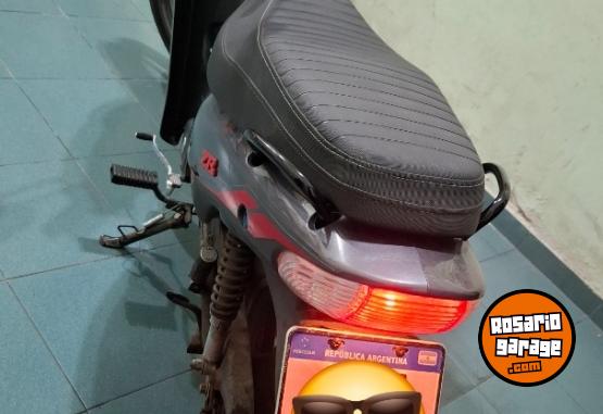 Motos - Zanella ZB RT 110 2024 Nafta 3700Km - En Venta