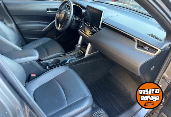 Camionetas - Toyota Corolla Cross Seg 2024 Nafta 30000Km - En Venta