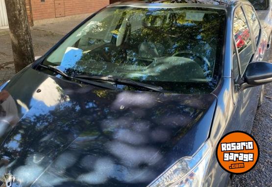 Autos - Peugeot 208 2015 Nafta 180000Km - En Venta