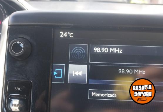 Autos - Peugeot 208 2015 Nafta 180000Km - En Venta