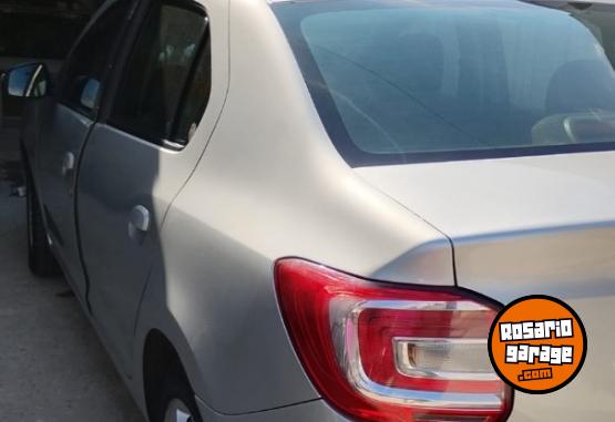 Autos - Renault Logan 2017 GNC 250000Km - En Venta