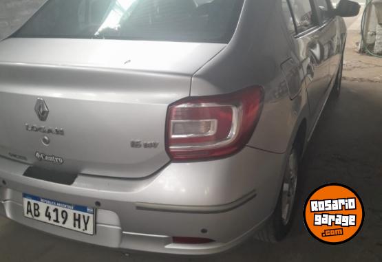Autos - Renault Logan 2017 GNC 250000Km - En Venta