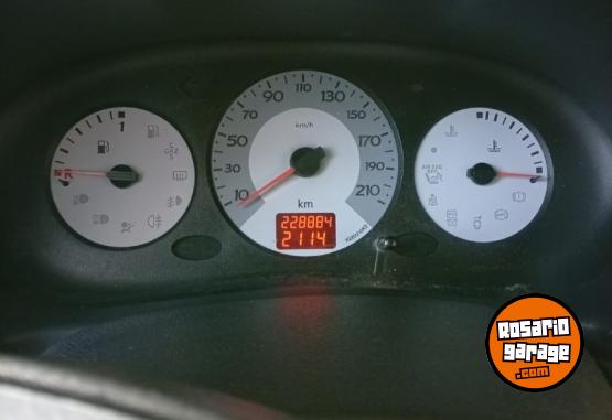 Autos - Renault Clio 1.2 Sedan 5 ptas 2009 Nafta 228000Km - En Venta