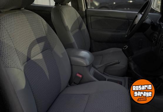 Camionetas - Toyota Hilux 2.5 Dx 4x2 2007 Diesel 270000Km - En Venta