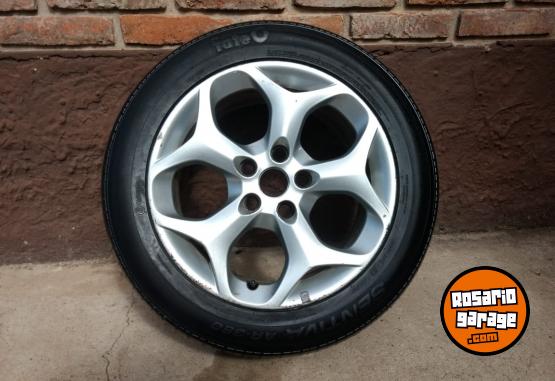 Accesorios para Autos - Cubierta Ford Focus con llanta - En Venta