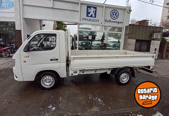 Camiones y Gr�as - AUTOMOTORES MARIA ITALIA - En Venta