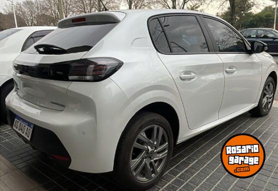 Autos - Peugeot 208 ALLURE 2024 Nafta 17000Km - En Venta