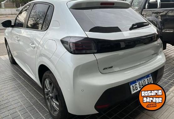 Autos - Peugeot 208 ALLURE 2024 Nafta 17000Km - En Venta