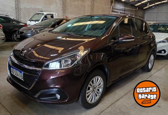 Autos - Peugeot 208 2019 Nafta 62000Km - En Venta