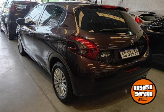 Autos - Peugeot 208 2019 Nafta 62000Km - En Venta