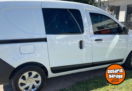 Utilitarios - Peugeot KANGOO 2024 Nafta 58000Km - En Venta