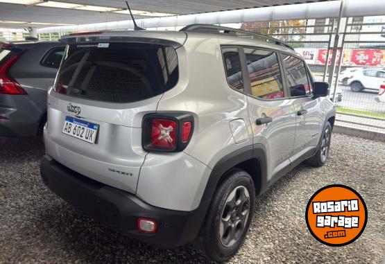 Camionetas - Otra marca JEEP RENEGADE SPORT 1.8L 2017 Nafta 106000Km - En Venta