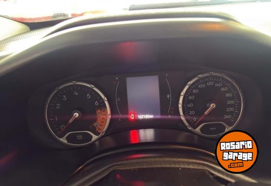 Camionetas - Otra marca JEEP RENEGADE SPORT 1.8L 2017 Nafta 106000Km - En Venta