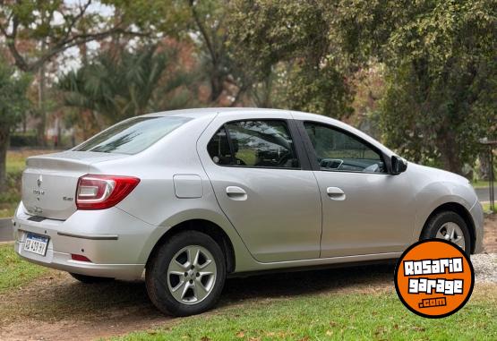 Autos - Renault Logan Privilege 2017 GNC 111111Km - En Venta