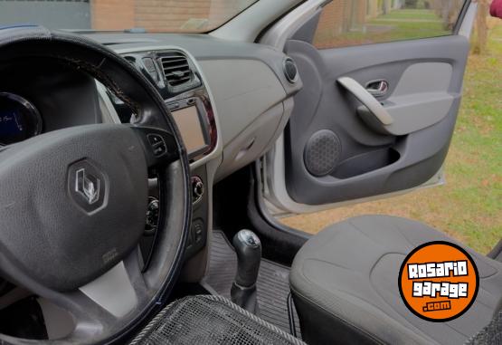 Autos - Renault Logan Privilege 2017 GNC 111111Km - En Venta