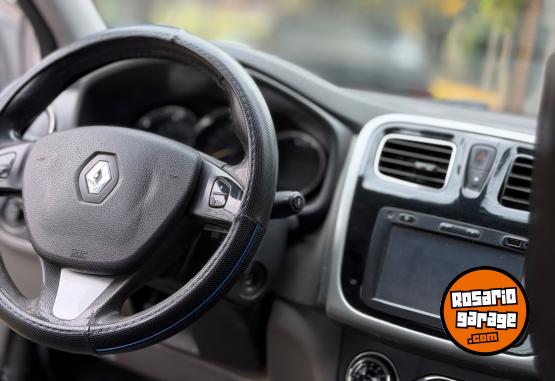 Autos - Renault Logan Privilege 2017 GNC 111111Km - En Venta