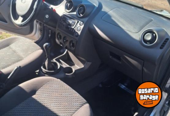 Autos - Ford Fiesta ambiente 2006 Nafta 111Km - En Venta