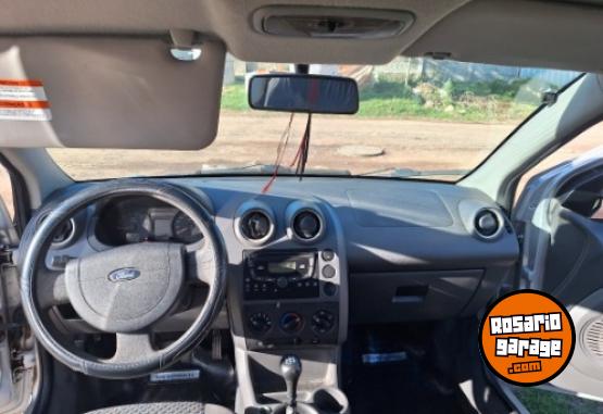 Autos - Ford Fiesta ambiente 2006 Nafta 111Km - En Venta