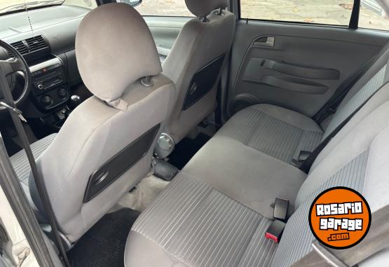 Autos - Volkswagen Suran 2010 GNC 131700Km - En Venta