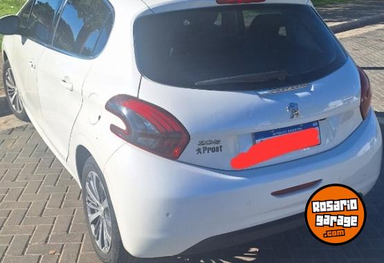 Autos - Peugeot 208 Feline 2017 Nafta 114000Km - En Venta