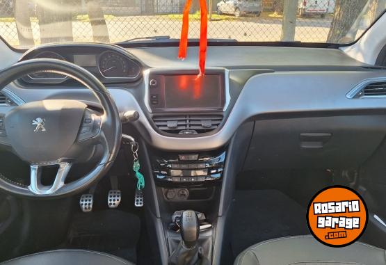 Autos - Peugeot 208 Feline 2017 Nafta 114000Km - En Venta