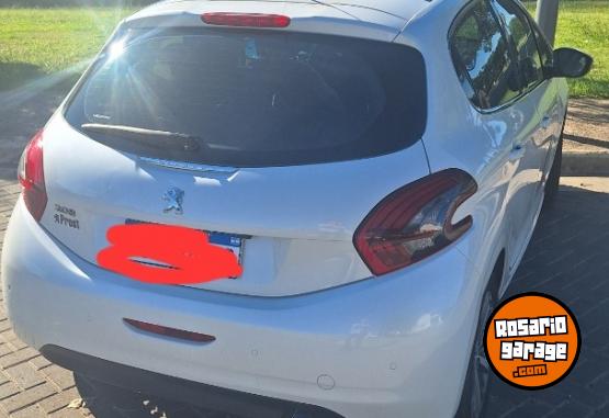 Autos - Peugeot 208 Feline 2017 Nafta 114000Km - En Venta