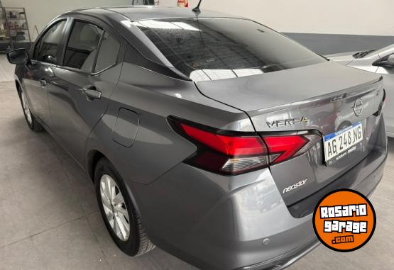 Autos - Nissan Versa sense 2023 Nafta 100000Km - En Venta
