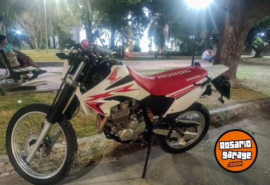 Motos - Honda Xr tornado 2023 Nafta 7500Km - En Venta