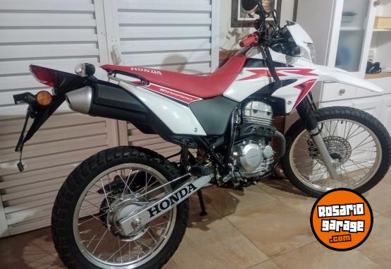 Motos - Honda Xr tornado 2023 Nafta 7500Km - En Venta