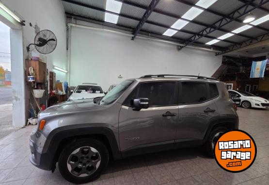 Camionetas - Jeep Renegade sport pluss 2018 Nafta 85000Km - En Venta