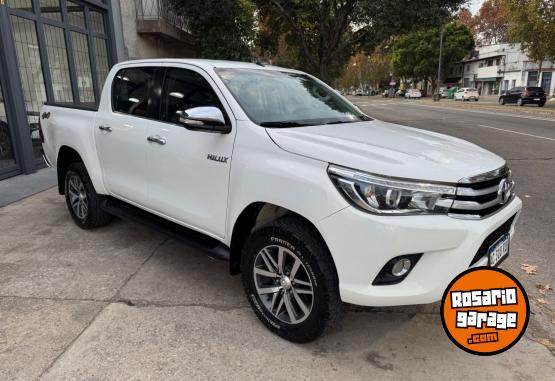 Camionetas - Toyota Hilux SRX 2017 Diesel 155000Km - En Venta