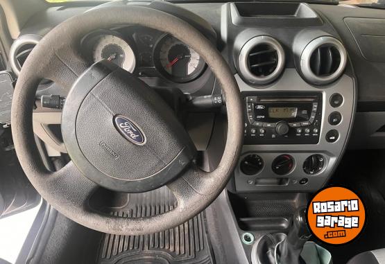 Autos - Ford Fiesta EDGE PLUS MP3 2008 Nafta 200000Km - En Venta