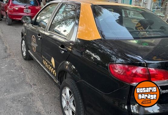 Autos - Fiat Siena 1.4 fire 2017 GNC 555555Km - En Venta