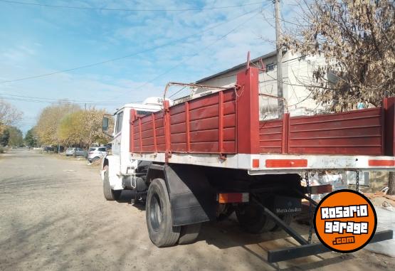 Camiones y Gr�as - Mercedes 1215 - En Venta