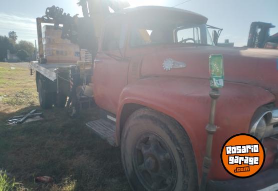 Camiones y Gr�as - Ford 900 a�o 1956 - En Venta