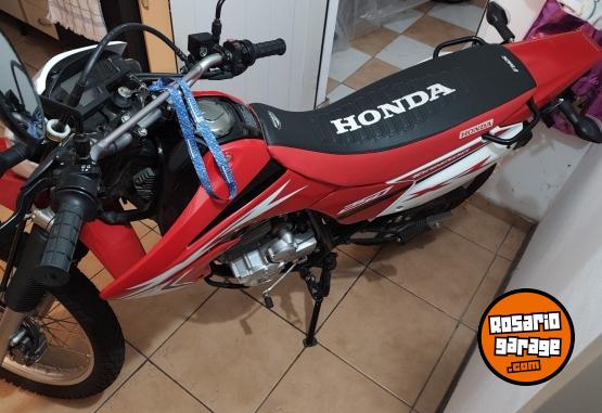 Motos - Honda Tornado 250 2023 Nafta 2470Km - En Venta