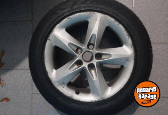 Accesorios para Autos - Llantas Focus 2 con cubiertas - En Venta