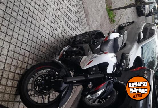 Motos - Bajaj NS200 2025 Nafta 1300Km - En Venta