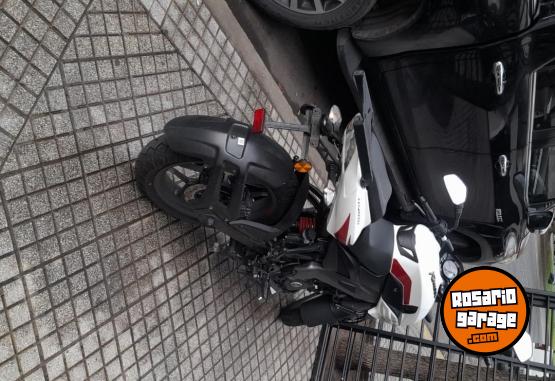 Motos - Bajaj NS200 2025 Nafta 1300Km - En Venta