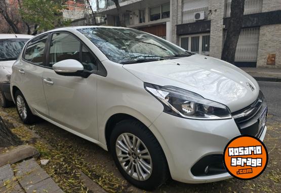 Autos - Peugeot 208 2019 Nafta 51000Km - En Venta