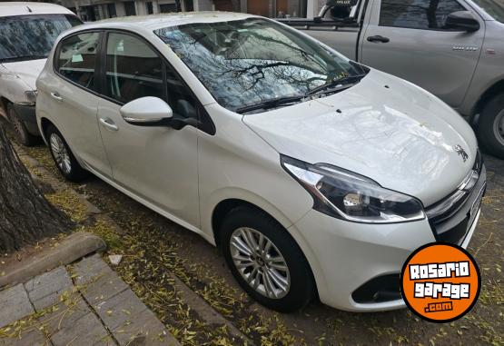 Autos - Peugeot 208 2019 Nafta 51000Km - En Venta